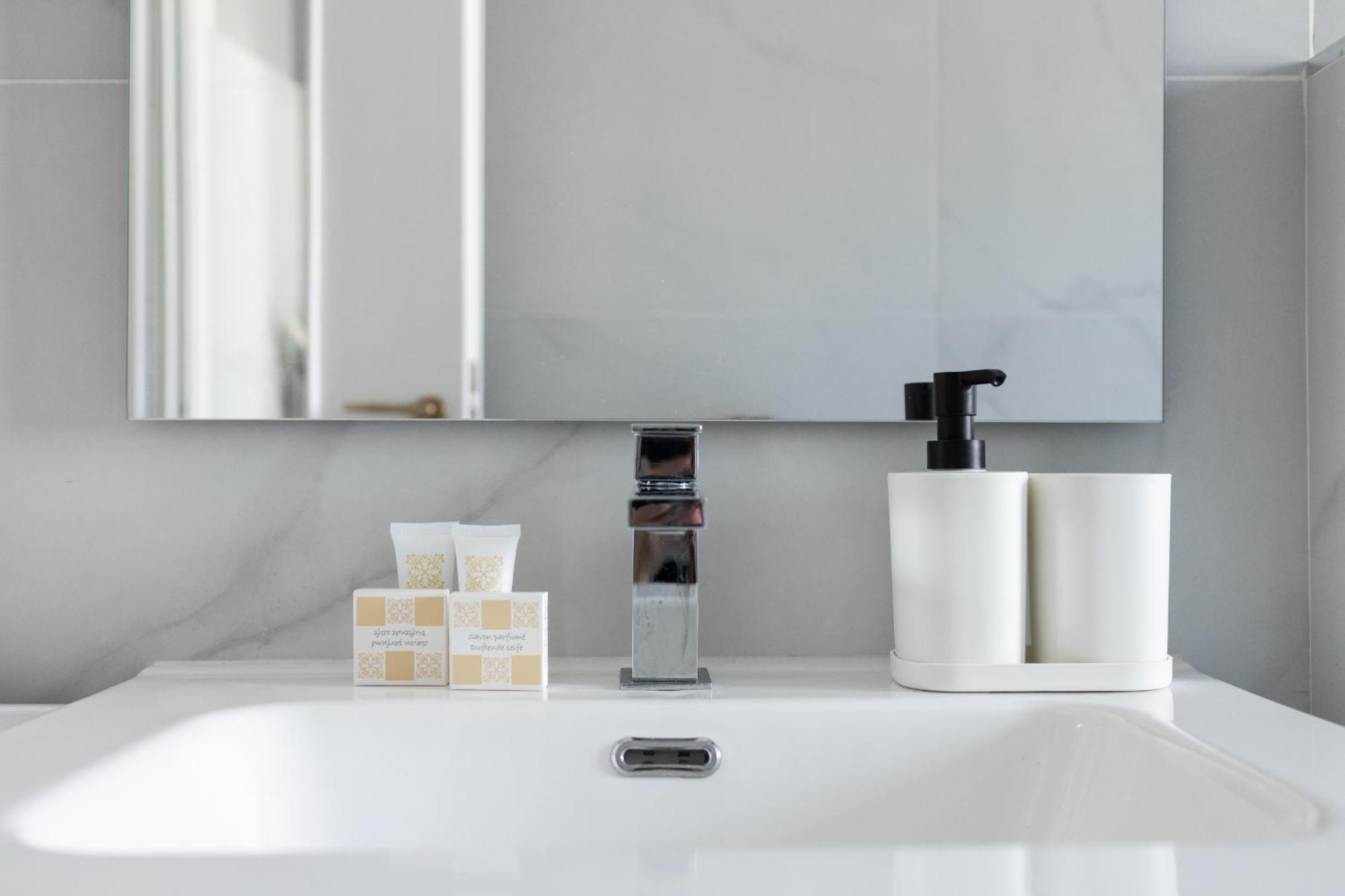 8 Min Dalla Metro Casa Elegante Con Netflix E Wifi Milano Exteriör bild
